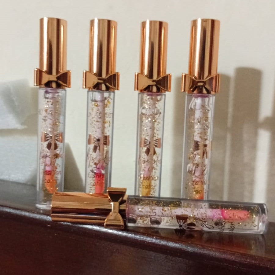 Lip Oil With Gold Flakes High Shine Moisturizing Formula